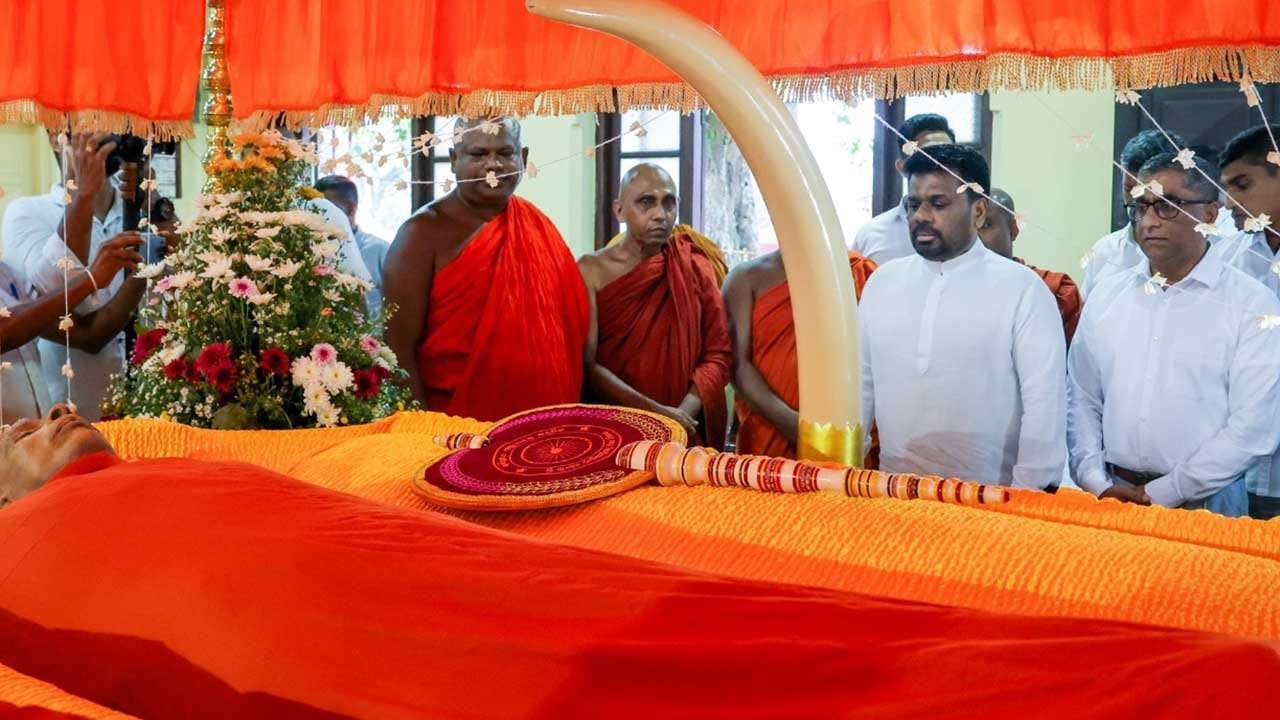 ගැටඹේ නාහිමිගේ ශ්රී දේහයට ජනපති අවසන් ගෞරව දක්වයි