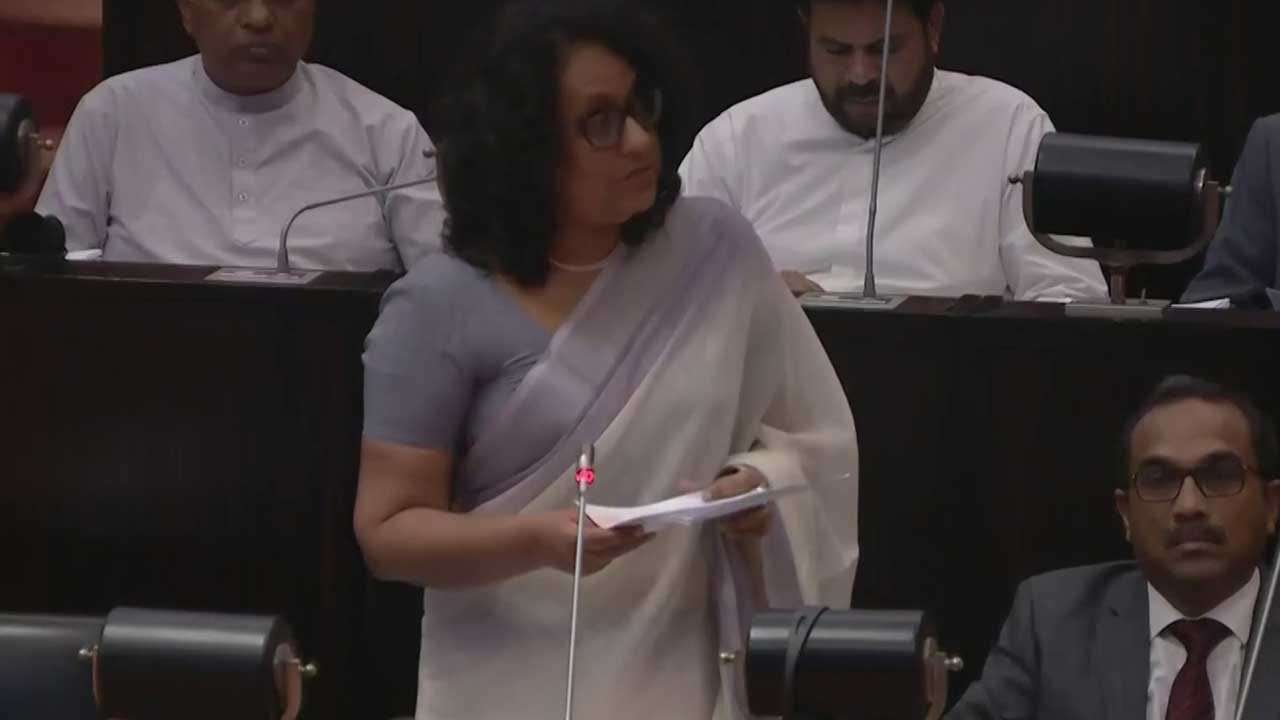 දිවිසැරිය නිම කළ නන්දා මාලනී වෙනුවෙන් අගමැති හරිනිගෙන් ශෝක පණිවුඩයක්