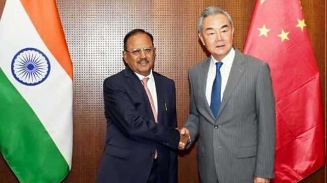 ඉන්දු-චීන රාජ්ය තාන්ත්රිකයින් අතර හමුවක්
