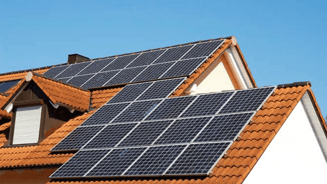 වහළ මත සවිකර ඇති 300KWට වැඩි සූර්ය පැනල ක්රියාවිරහිත කරයි