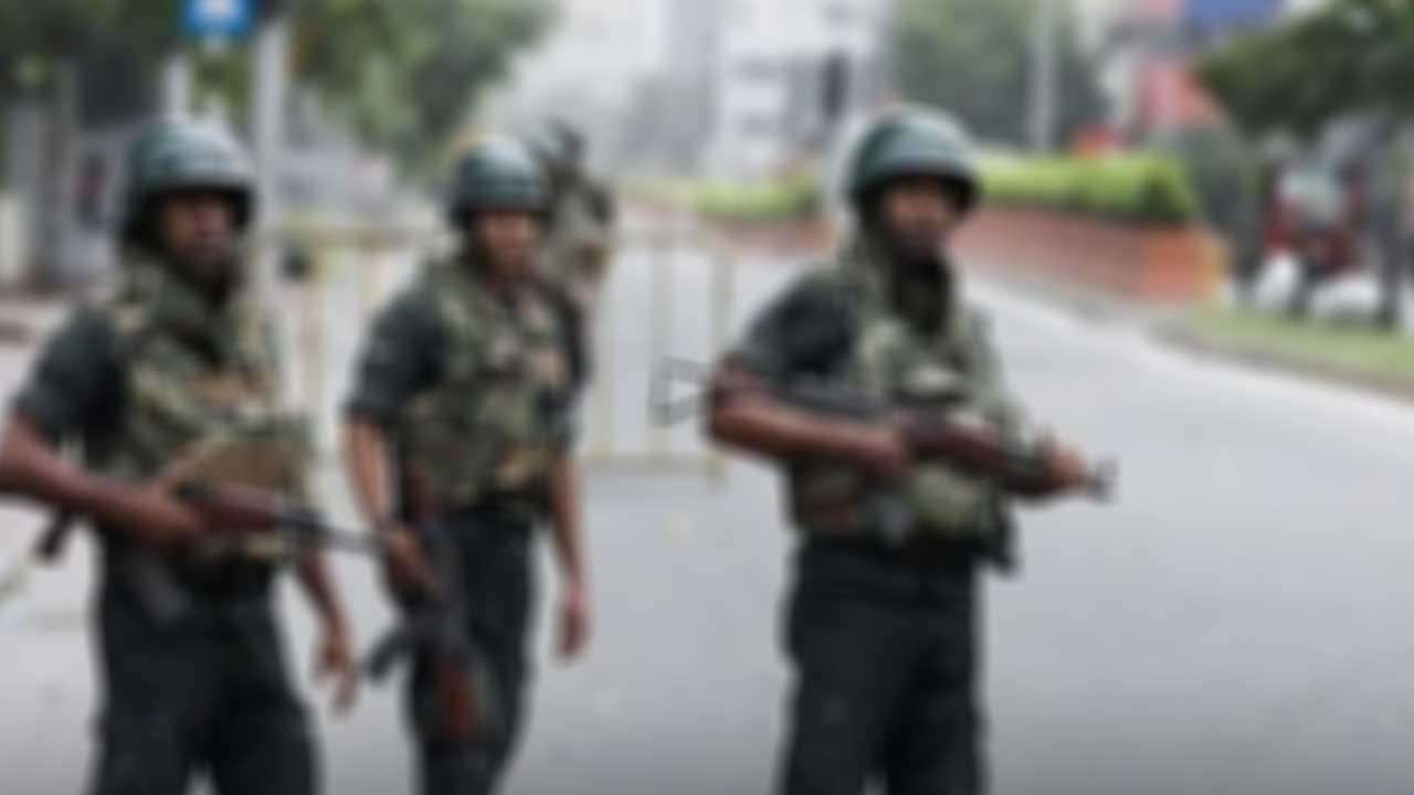 මහජන සාමය පවත්වාගෙන යාමට දිස්ත්රික්ක රැසකට ත්රිවිධ හමුදාව කැඳවයි
