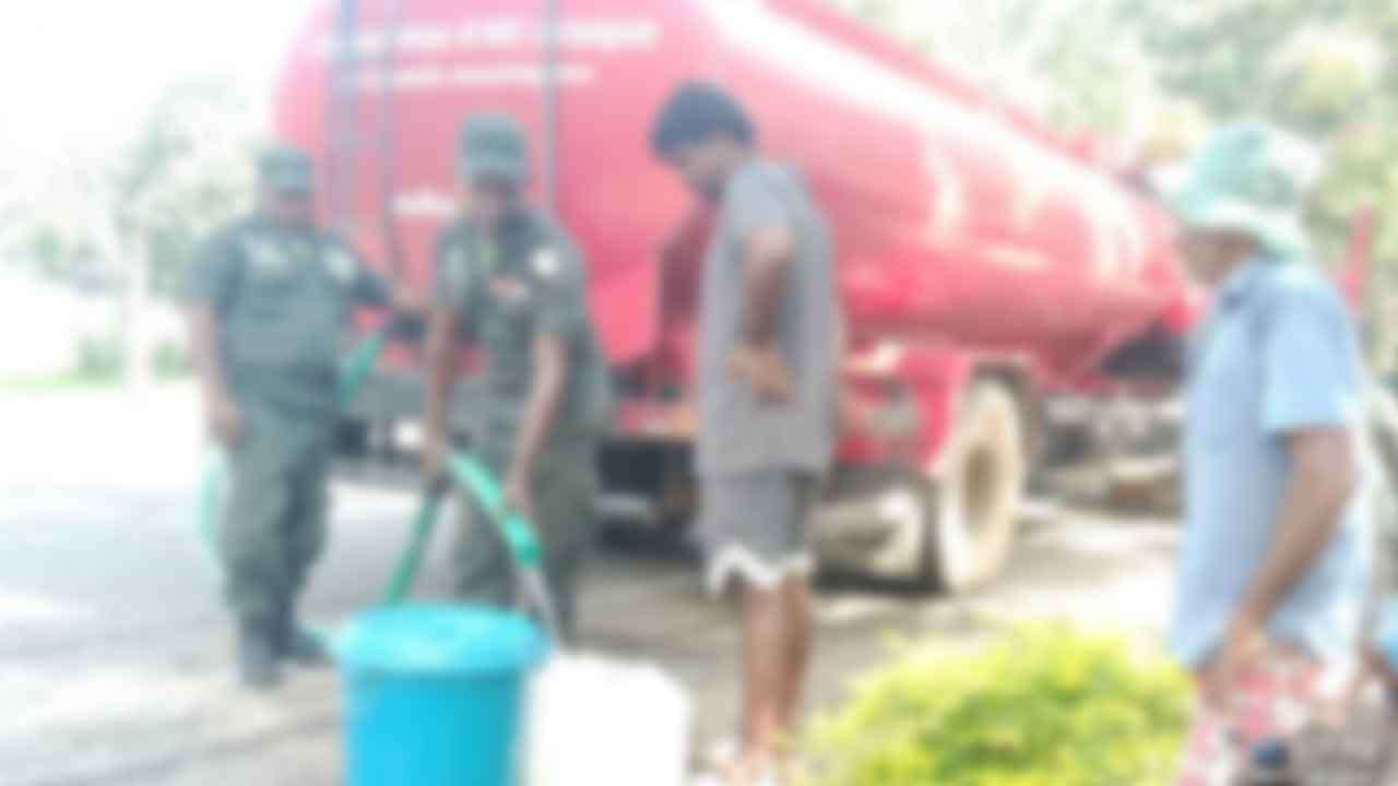 වියළි කාලගුණය හමුවේ පවුල් 24,144කට තවදුරටත් පානීය ජලය බෙදා හරියි
