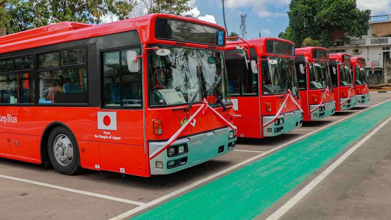 ජපානයෙන් ශ්රී ලංකාවට පත්ල පහත් බස් 7ක්
