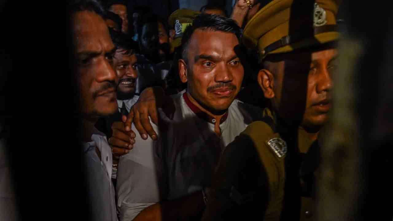 නාමල්ට ගෙදරින් කෑම කන්න අවසර