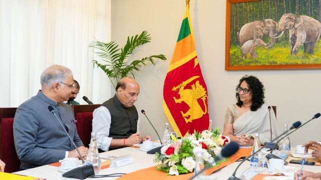 අග්රාමාත්යවරිය සහ ඉන්දීය ආරක්ෂක ඇමති රාජ්නාත් සිං අතර හමුවක්
