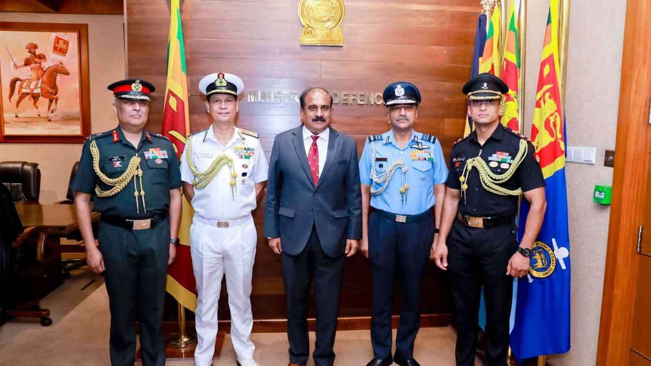 ඉහළ පෙළේ ඉන්දීය ආරක්ෂක නියෝජිත පිරිසක් හා ආරක්ෂක නියෝජ්ය ඇමති අතර හමුවක්