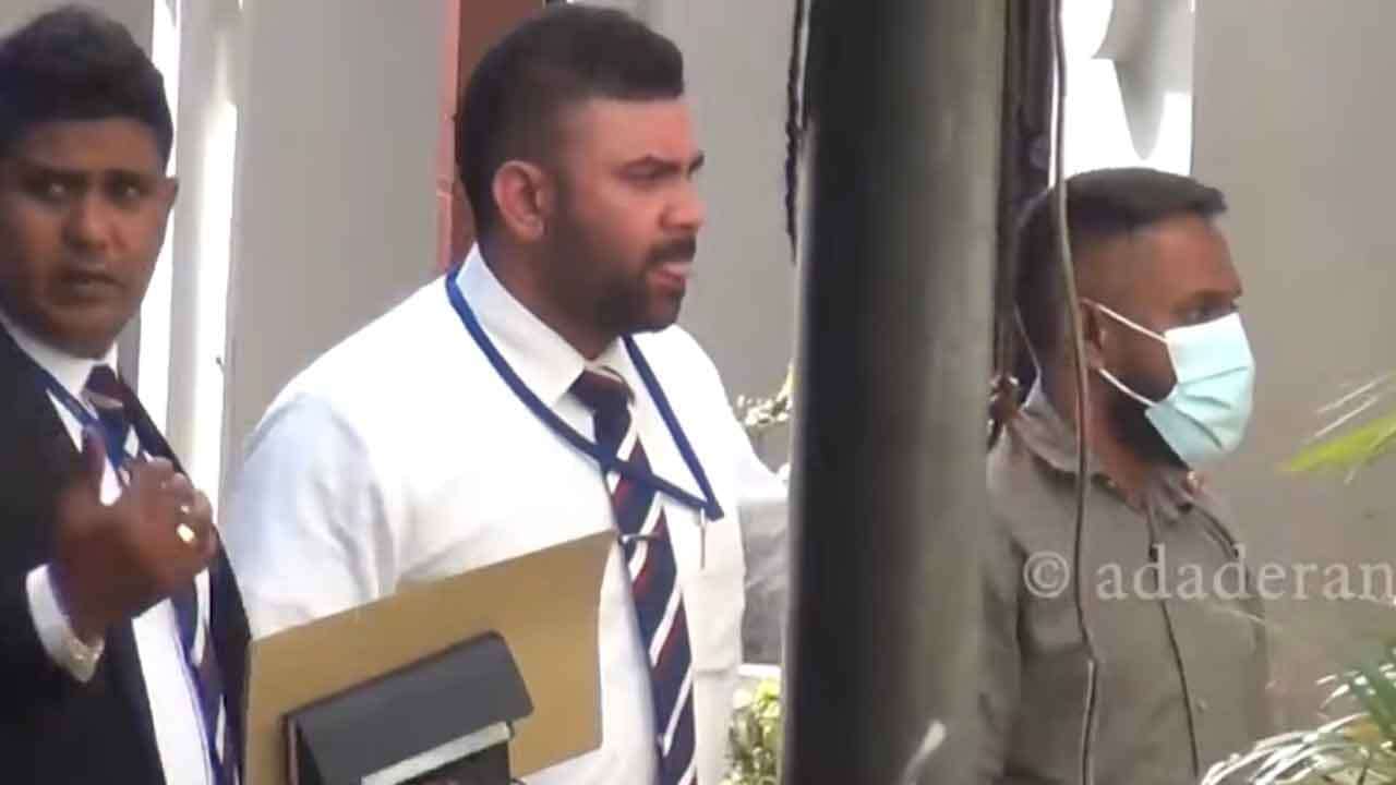 භාණ්ඩ ආනයනය කරන මුවාවෙන් කරපු හපන්කම