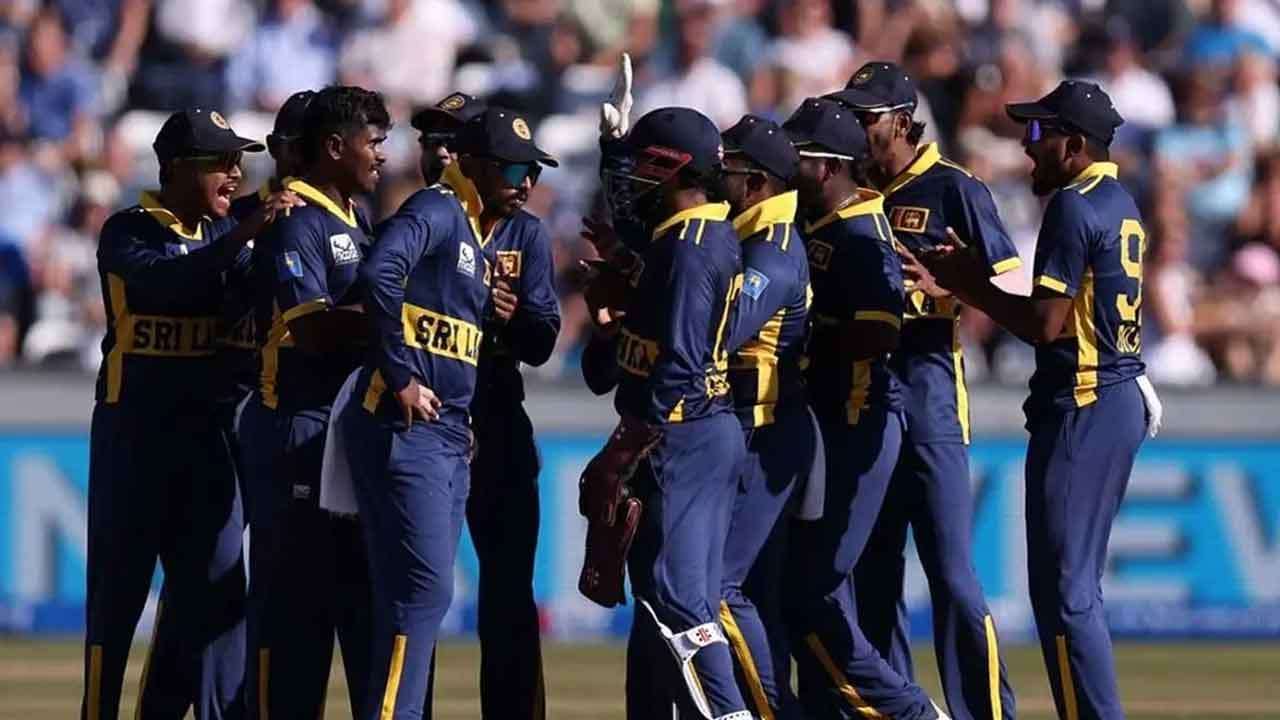 එංගලන්තය හමුවේ තරග පරාජයත් සමඟ ශ්රී ලංකාව ශ්රේණිගත කිරීම්වලිනුත් පහළට
