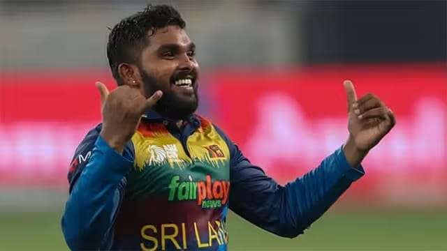 වනිඳු හසරංග යළි දිවයිනට