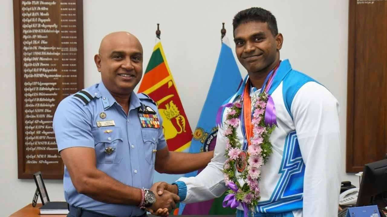 ලෝක ස්ට්රෙන්ත් ලිෆ්ටින් ශූරතාවලියේ 'හැක් ලිෆ්ට්' ඉසව්වේ ලෝක වාර්තාව ගුවන් හමුදාවේ කෝප්රල් දුලිත් දසනායකට