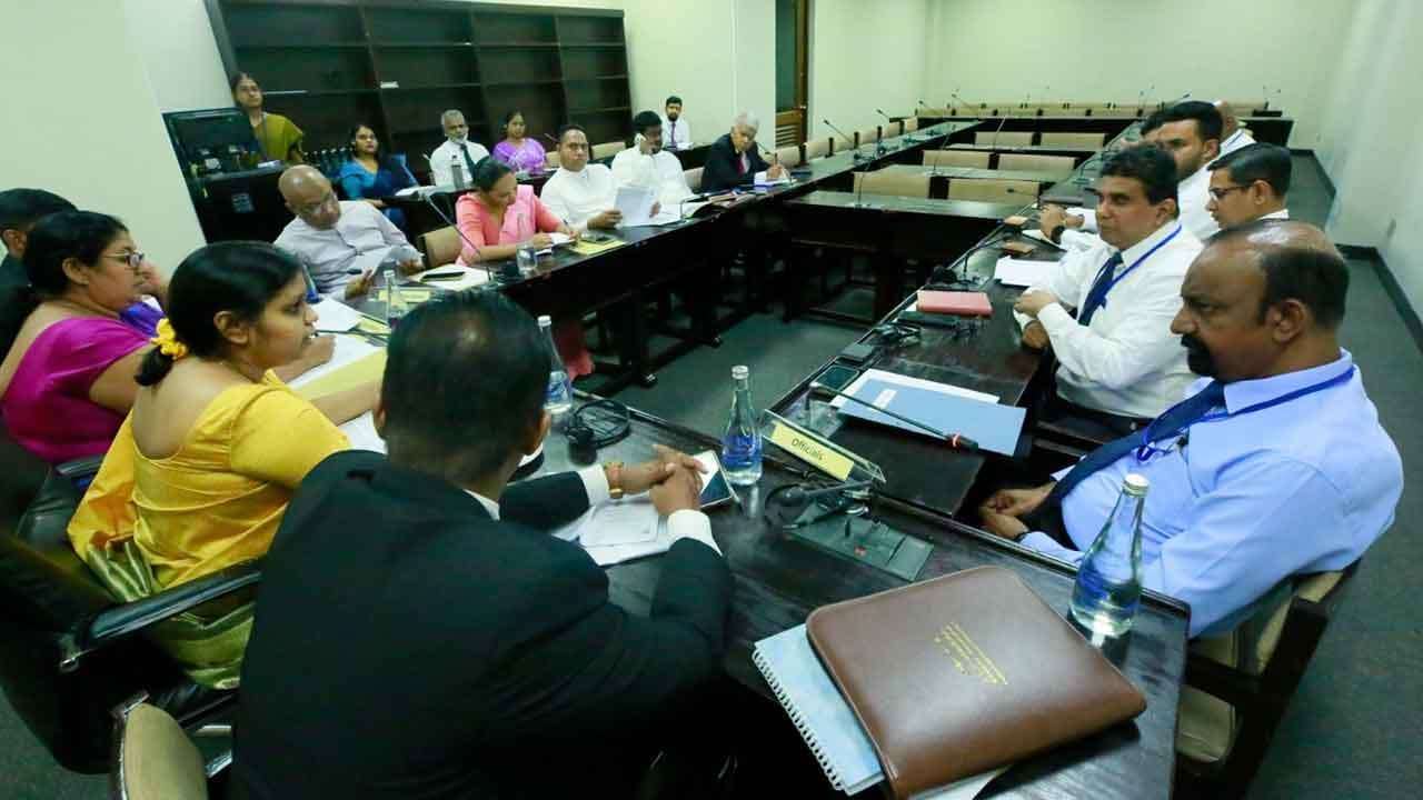 ක්ෂුද්ර මූල්ය ණය නියාමන අධිකාරි පනත කඩිනමින් ක්රියාත්මක කිරීමට අවධානය