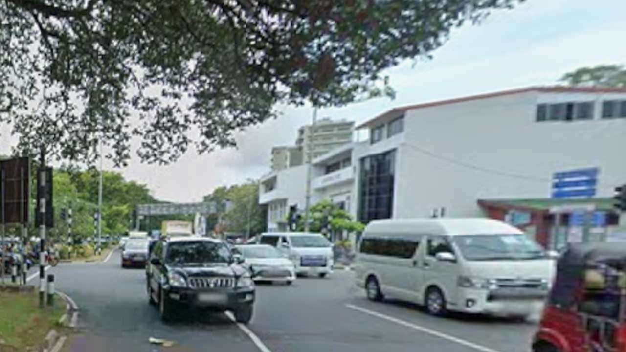 බොරැල්ල කනත්ත අවට මාර්ගවල දැඩි රථවාහන තදබදයක්