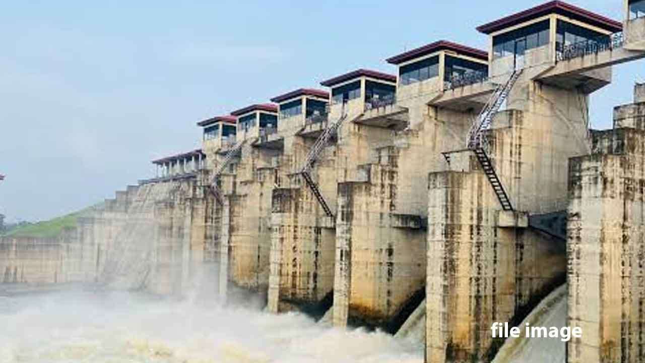 දැදුරු ඔය ජලාශයේ වාන් දොරටු 6ක් විවෘත කෙරේ