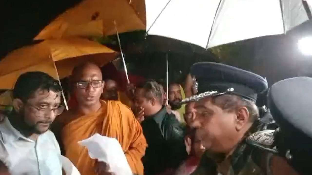 කොළඹ විහාර මහාදේවි උද්යානයේ නොසන්සුන්කාරි තත්ත්වයක්